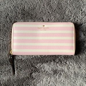 Zip around wallet